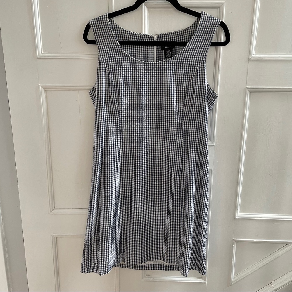 The Limited Monochrome Preppy Gingham Mini Dress. It fits a sz 4 better 🌺